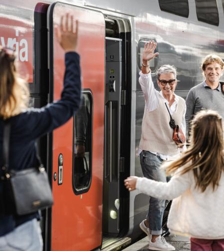 tgv lyria family children station platform